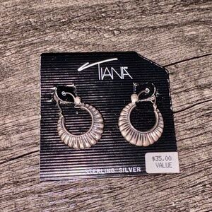 Tiana Hoops